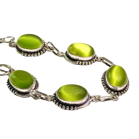 Natural Green Cat's Eye Gemstones in a 925 Stamped Bracelet - Picture 2 of 6